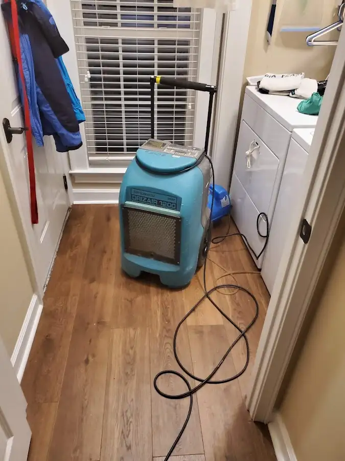 Commercial dehumidifier deployed for Crawl Space Restoration in Alameda